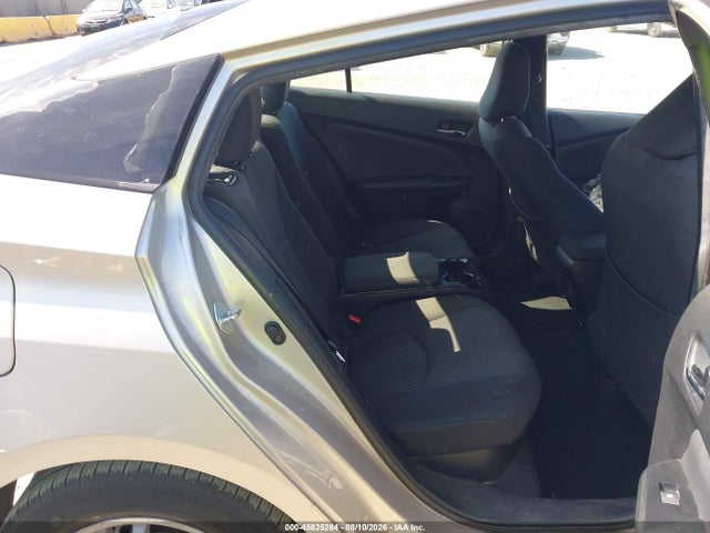 Toyota Prius Prime Plus 2017 JTDKARFP4H3038761 Image 8