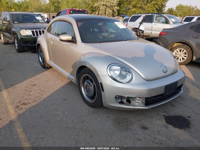 Продаж на аукціоні авто 2013 Volkswagen Beetle 2.5l, vin: 3VWJP7AT7DM621222, номер лоту: 45825309