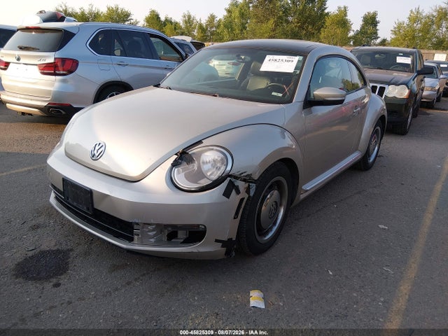 Продаж на аукціоні авто 2013 Volkswagen Beetle 2.5l, vin: 3VWJP7AT7DM621222, номер лоту: 45825309