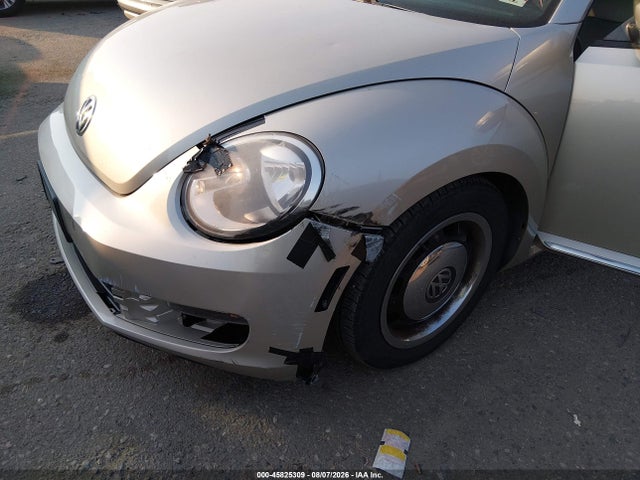 Продаж на аукціоні авто 2013 Volkswagen Beetle 2.5l, vin: 3VWJP7AT7DM621222, номер лоту: 45825309