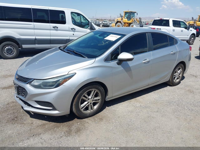 Chevrolet Cruze Lt Auto 2018 1G1BE5SM0J7147704 Image 2