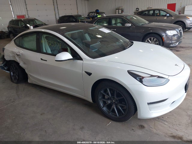 2022 5YJ3E1EB5NF257131 zdjęcie główne