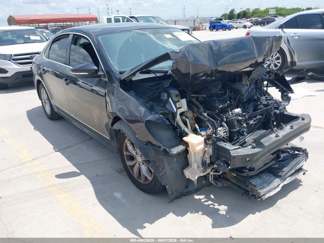 2017 Volkswagen Passat 1.8t S მანქანა იყიდება აუქციონზე, vin: 1VWAT7A38HC031727, აუქციონის ნომერი: 45825535