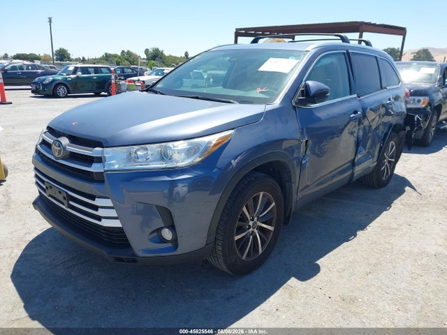 Toyota Highlander Xle 2018 5TDJZRFH8JS850274 Image 2