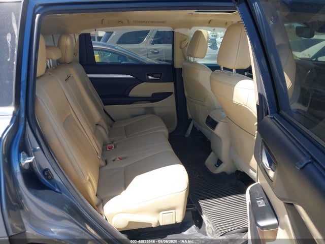 Toyota Highlander Xle 2018 5TDJZRFH8JS850274 Image 8