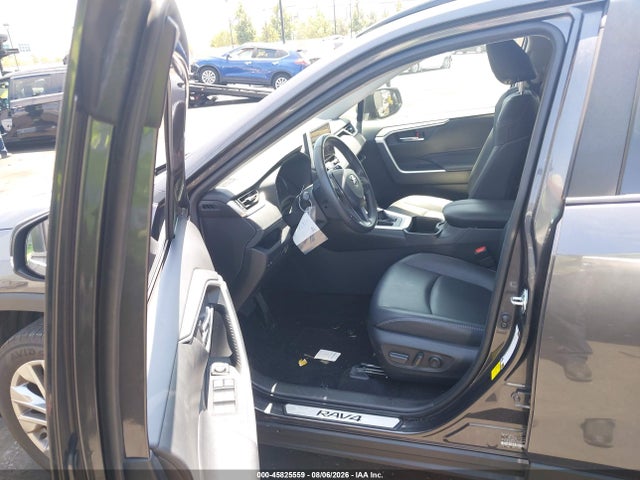 Toyota Rav4 Xle Premium 2024 JTMC1RFV5RJ031043 Image 5