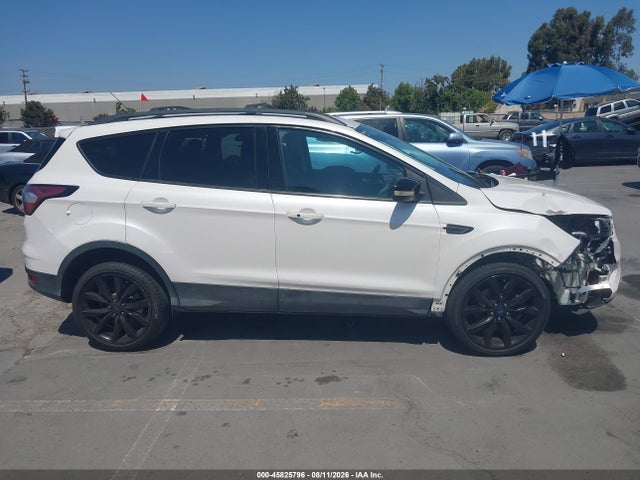 Ford Escape Titanium 2017 1FMCU9J90HUC67755 Image 13