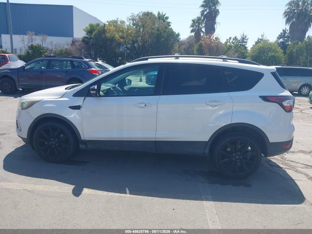 Ford Escape Titanium 2017 1FMCU9J90HUC67755 Image 14