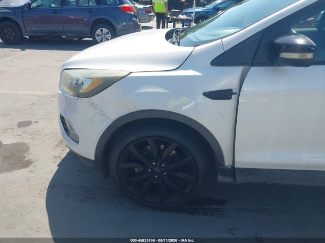 Ford Escape Titanium 2017 1FMCU9J90HUC67755 Image 18