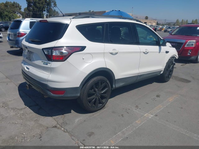Ford Escape Titanium 2017 1FMCU9J90HUC67755 Image 4