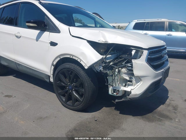 Ford Escape Titanium 2017 1FMCU9J90HUC67755 Image 6