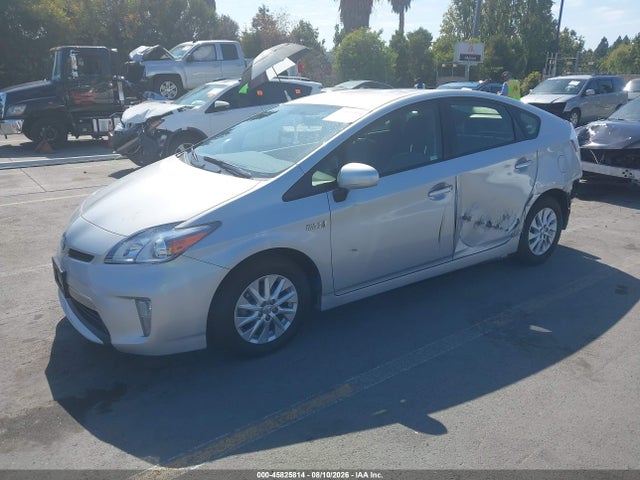 Toyota PRIUS PLUG-IN 2015 JTDKN3DPXF3073936 Image 2