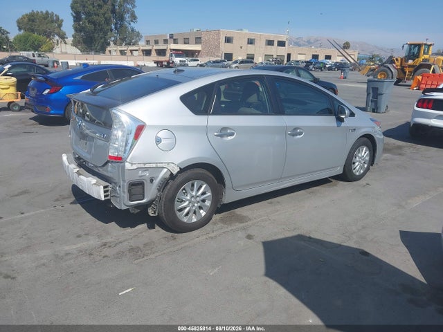 Toyota PRIUS PLUG-IN 2015 JTDKN3DPXF3073936 Image 4