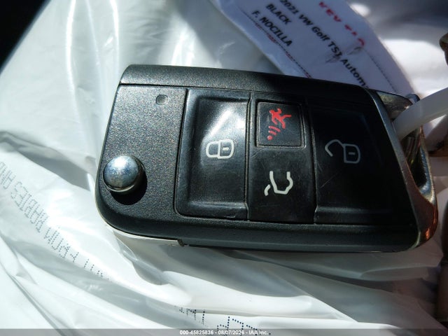 2021 Volkswagen Golf 1.4t Tsi მანქანა იყიდება აუქციონზე, vin: 3VWG57AU4MM006006, აუქციონის ნომერი: 45825836