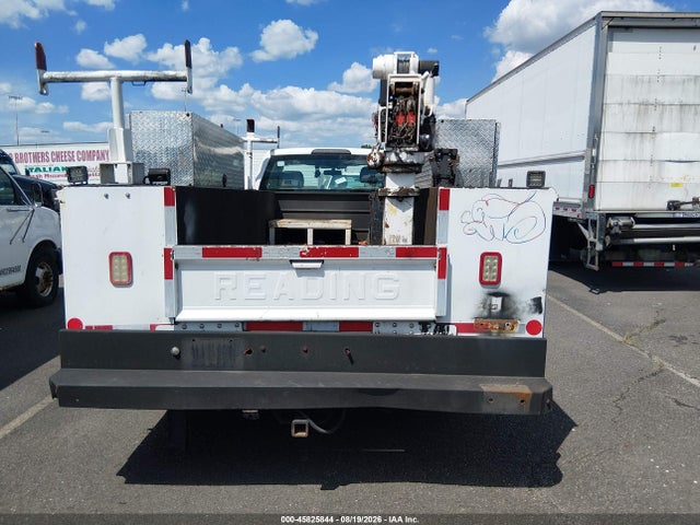 2017 Ford F-350 Chassis Xl მანქანა იყიდება აუქციონზე, vin: 1FDRF3G64HEE28634, აუქციონის ნომერი: 45825844