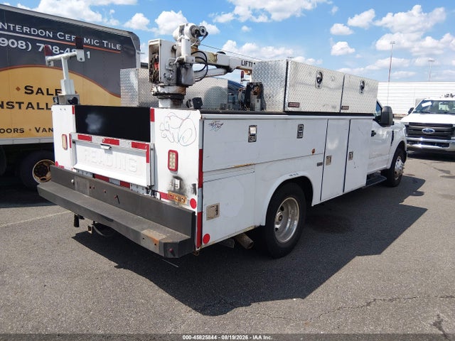 2017 Ford F-350 Chassis Xl მანქანა იყიდება აუქციონზე, vin: 1FDRF3G64HEE28634, აუქციონის ნომერი: 45825844