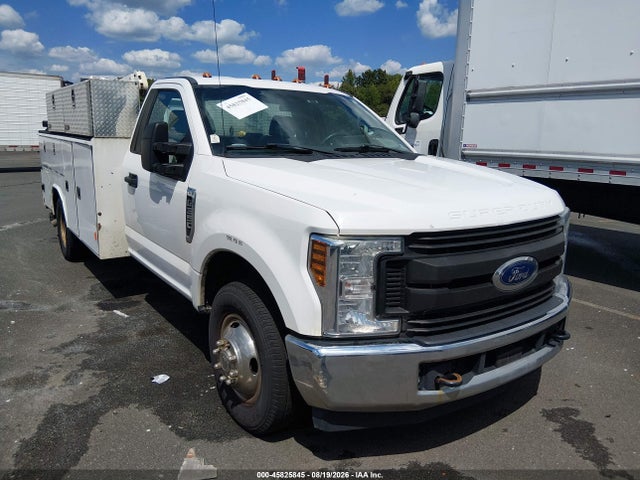 2019 Ford F-350 Chassis Xl მანქანა იყიდება აუქციონზე, vin: 1FDRF3G6XKEF58876, აუქციონის ნომერი: 45825845