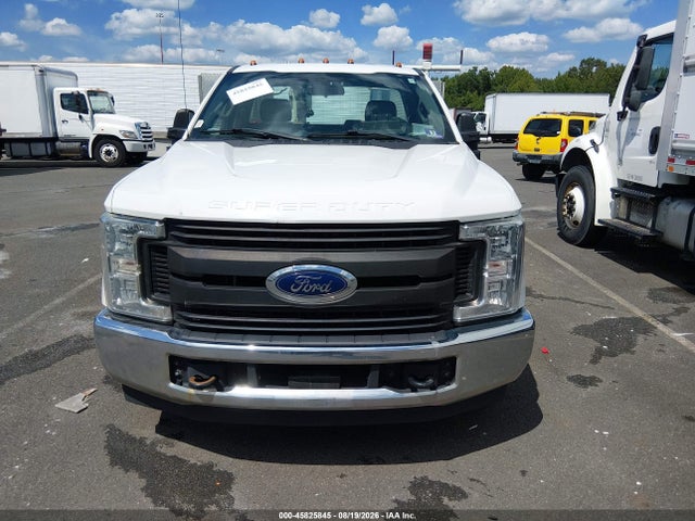 2019 Ford F-350 Chassis Xl მანქანა იყიდება აუქციონზე, vin: 1FDRF3G6XKEF58876, აუქციონის ნომერი: 45825845