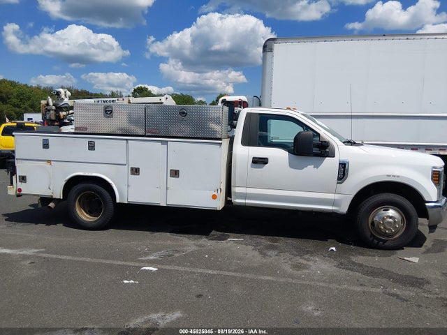 2019 Ford F-350 Chassis Xl მანქანა იყიდება აუქციონზე, vin: 1FDRF3G6XKEF58876, აუქციონის ნომერი: 45825845