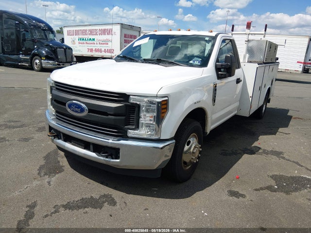2019 Ford F-350 Chassis Xl მანქანა იყიდება აუქციონზე, vin: 1FDRF3G6XKEF58876, აუქციონის ნომერი: 45825845