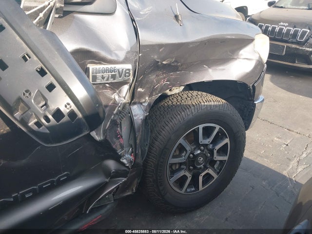 5TFEY5F11HX218379 Toyota Tundra Sr5 5.7l V8