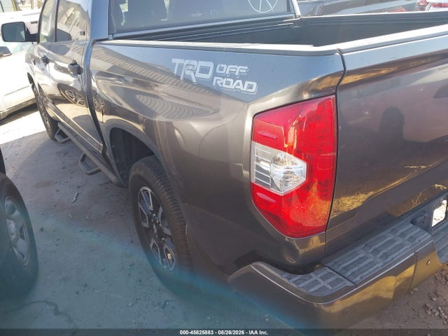 5TFEY5F11HX218379 Toyota Tundra Sr5 5.7l V8