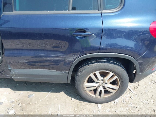 2015 Volkswagen Tiguan S მანქანა იყიდება აუქციონზე, vin: WVGAV7AXXFW576027, აუქციონის ნომერი: 45825886