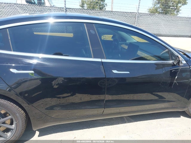 Tesla Model 3 Long Range/mid Range 2018 5YJ3E1EA6JF012565 Image 14