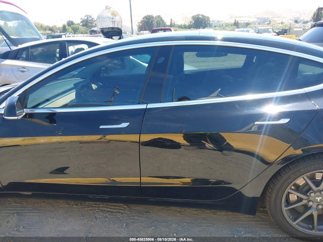 Tesla Model 3 Long Range/mid Range 2018 5YJ3E1EA6JF012565 Image 15
