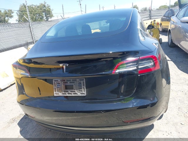Tesla Model 3 Long Range/mid Range 2018 5YJ3E1EA6JF012565 Image 17