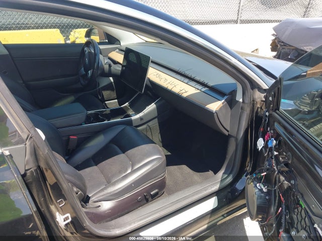Tesla Model 3 Long Range/mid Range 2018 5YJ3E1EA6JF012565 Image 5