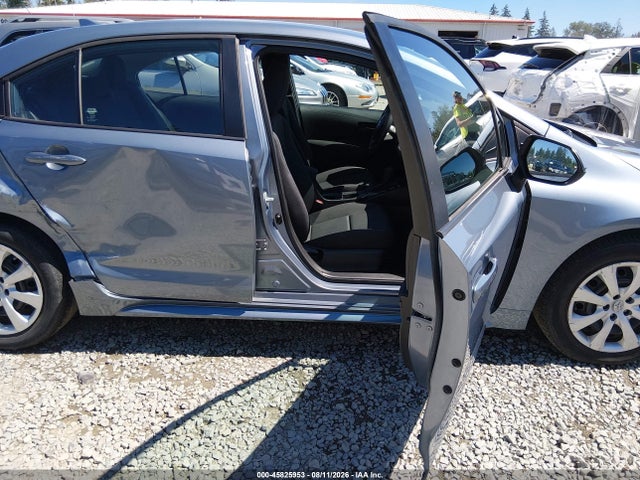 5YFB4MDE9PP009211 Toyota COROLLA LE