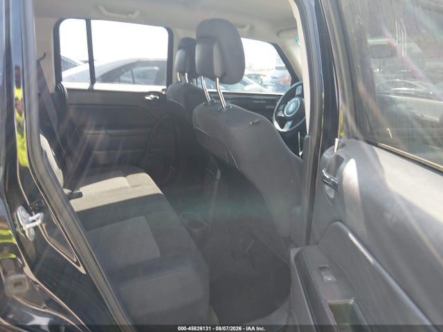 45826131 :رقم المزاد ، 1C4NJPBA1GD744744 vin ، 2016 Jeep Patriot Sport مزاد بيع
