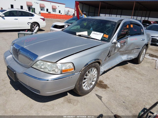 Продажа на аукционе авто 2004 Lincoln Town Car Signature, vin: 1LNHM81W54Y617776, номер лота: 45826277
