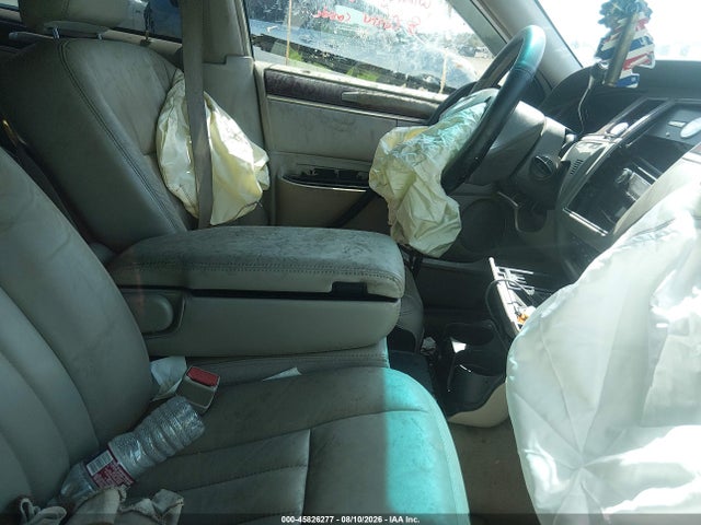 Продажа на аукционе авто 2004 Lincoln Town Car Signature, vin: 1LNHM81W54Y617776, номер лота: 45826277