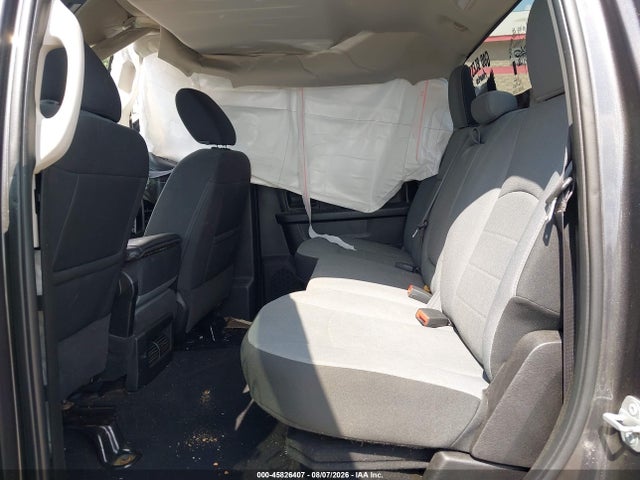 45826407 :رقم المزاد ، 3C6RR7KT0MG704592 vin ، 2021 Ram 1500 Classic Express  4x4 5'7 Box مزاد بيع