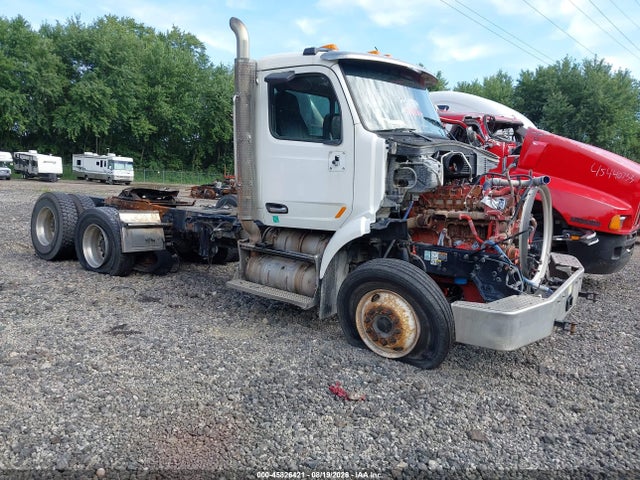 45826421 :رقم المزاد ، 1XPCD79X3JD464810 vin ، 2018 Peterbilt 567 مزاد بيع