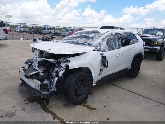 Toyota RAV4 LE 2024 2T3K1RFV2RC264277 Image 2