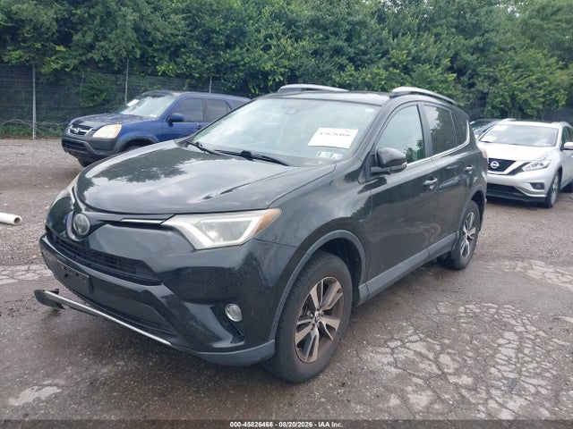 Toyota Rav4 Xle 2017 2T3RFREV4HW668731 Image 2
