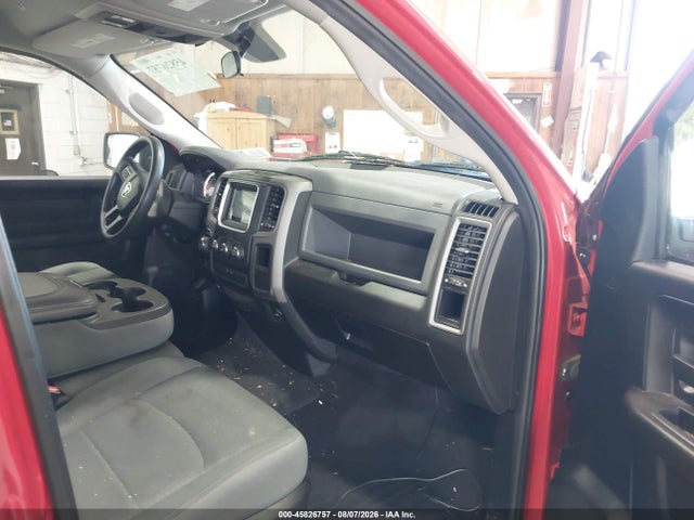 45826757 :رقم المزاد ، 1C6RR7FG4KS577705 vin ، 2019 Ram 1500 Classic Express  4x4 6'4 Box مزاد بيع