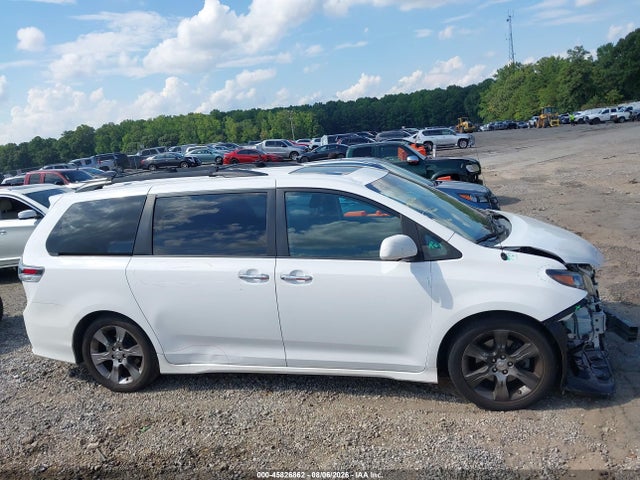 45826862 :رقم المزاد ، 5TDXK3DC5ES437169 vin ، 2014 Toyota Sienna Se 8 Passenger مزاد بيع