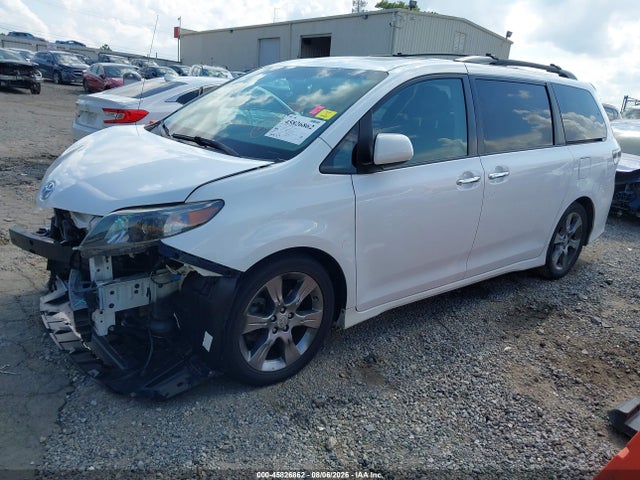 45826862 :رقم المزاد ، 5TDXK3DC5ES437169 vin ، 2014 Toyota Sienna Se 8 Passenger مزاد بيع
