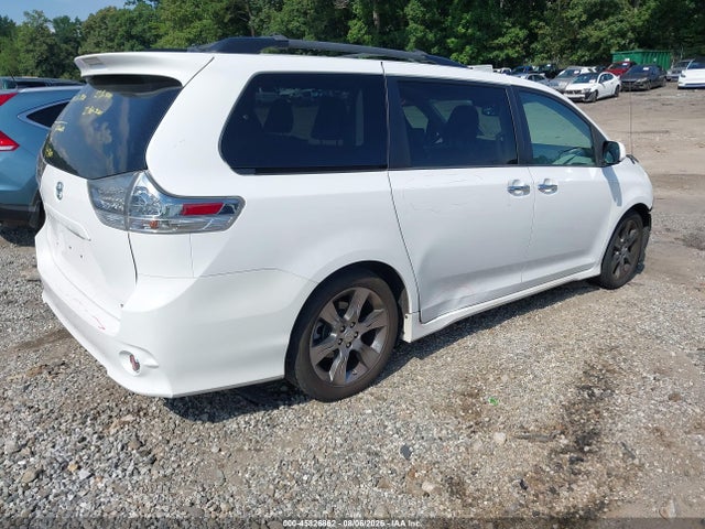45826862 :رقم المزاد ، 5TDXK3DC5ES437169 vin ، 2014 Toyota Sienna Se 8 Passenger مزاد بيع