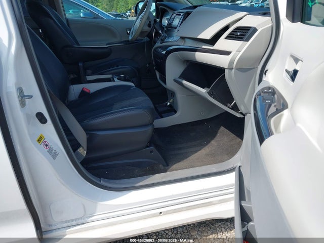 45826862 :رقم المزاد ، 5TDXK3DC5ES437169 vin ، 2014 Toyota Sienna Se 8 Passenger مزاد بيع