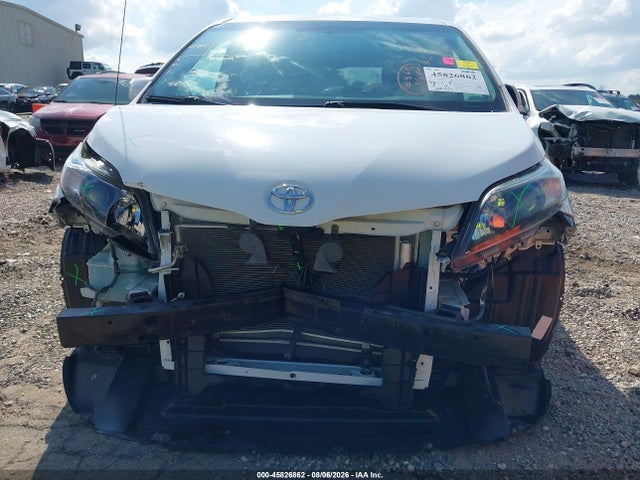45826862 :رقم المزاد ، 5TDXK3DC5ES437169 vin ، 2014 Toyota Sienna Se 8 Passenger مزاد بيع