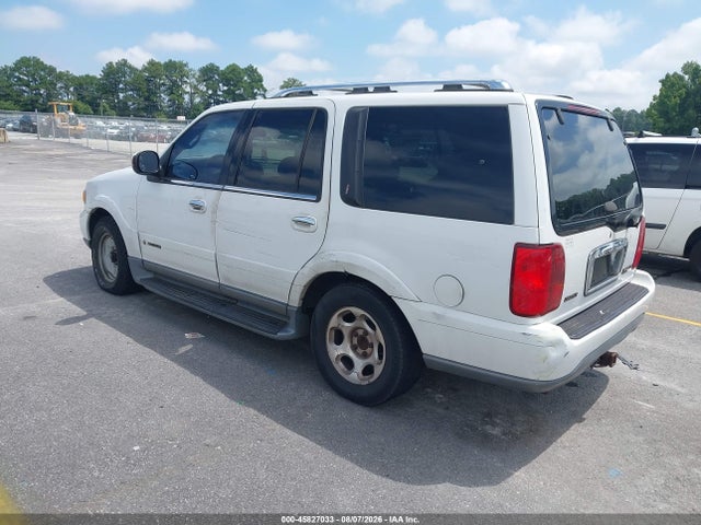 2000 Lincoln Navigator მანქანა იყიდება აუქციონზე, vin: 5LMEU27A9YLJ31175, აუქციონის ნომერი: 45827033