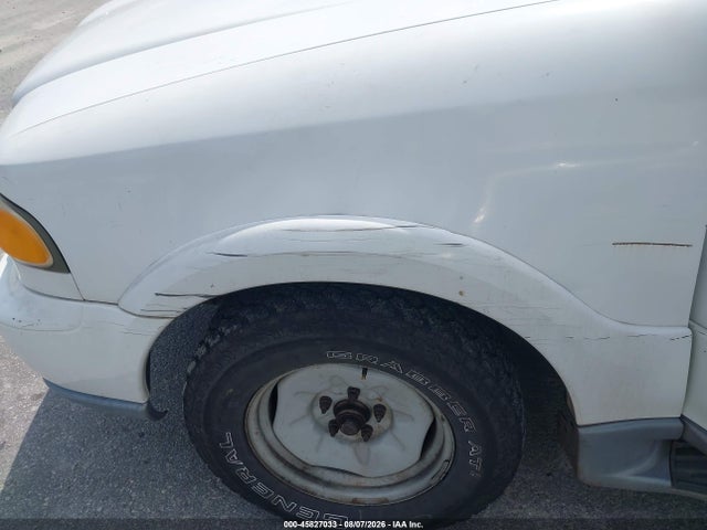 2000 Lincoln Navigator მანქანა იყიდება აუქციონზე, vin: 5LMEU27A9YLJ31175, აუქციონის ნომერი: 45827033