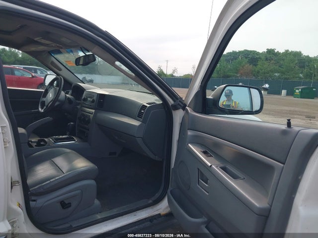 Продажа на аукционе авто 2005 Jeep Grand Cherokee Laredo, vin: 1J8GR48K85C596930, номер лота: 45827223
