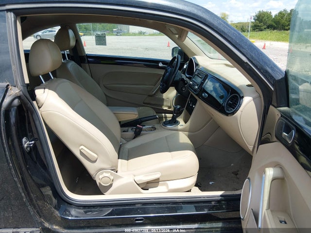 45827289 :رقم المزاد ، 3VWJ17AT0EM663587 vin ، 2014 Volkswagen Beetle 1.8t مزاد بيع