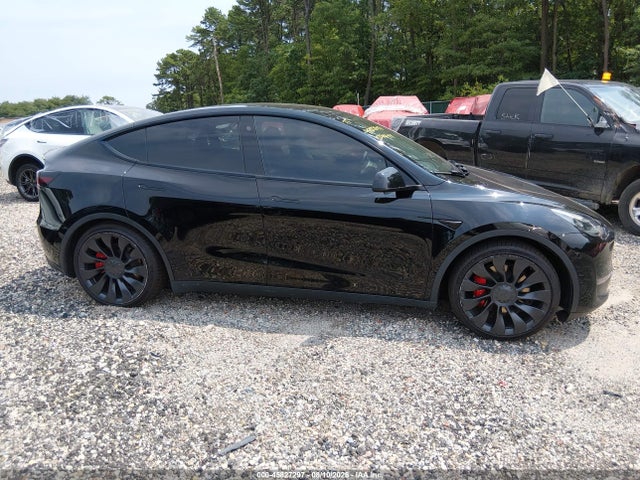 45827297 :رقم المزاد ، 7SAYGDEF5NF544282 vin ، 2022 Tesla Model Y Performance Dual Motor All-wheel Drive مزاد بيع
